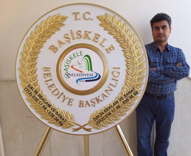 Kalın Prinç Ayaklı Belediye Başkanlığı Çelengi