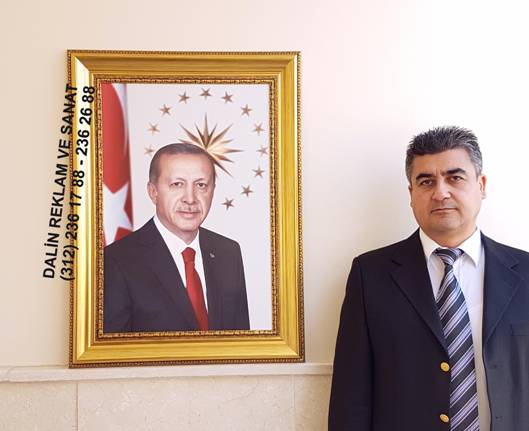 MAKAM ODASI CUMHURBA�KANI RECEP TAYY�P ERDO�AN RESM� TABLOSU 80 65 CM �ER�EVE DL 9305